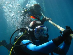 under the water, descent, rope-2141072.jpg